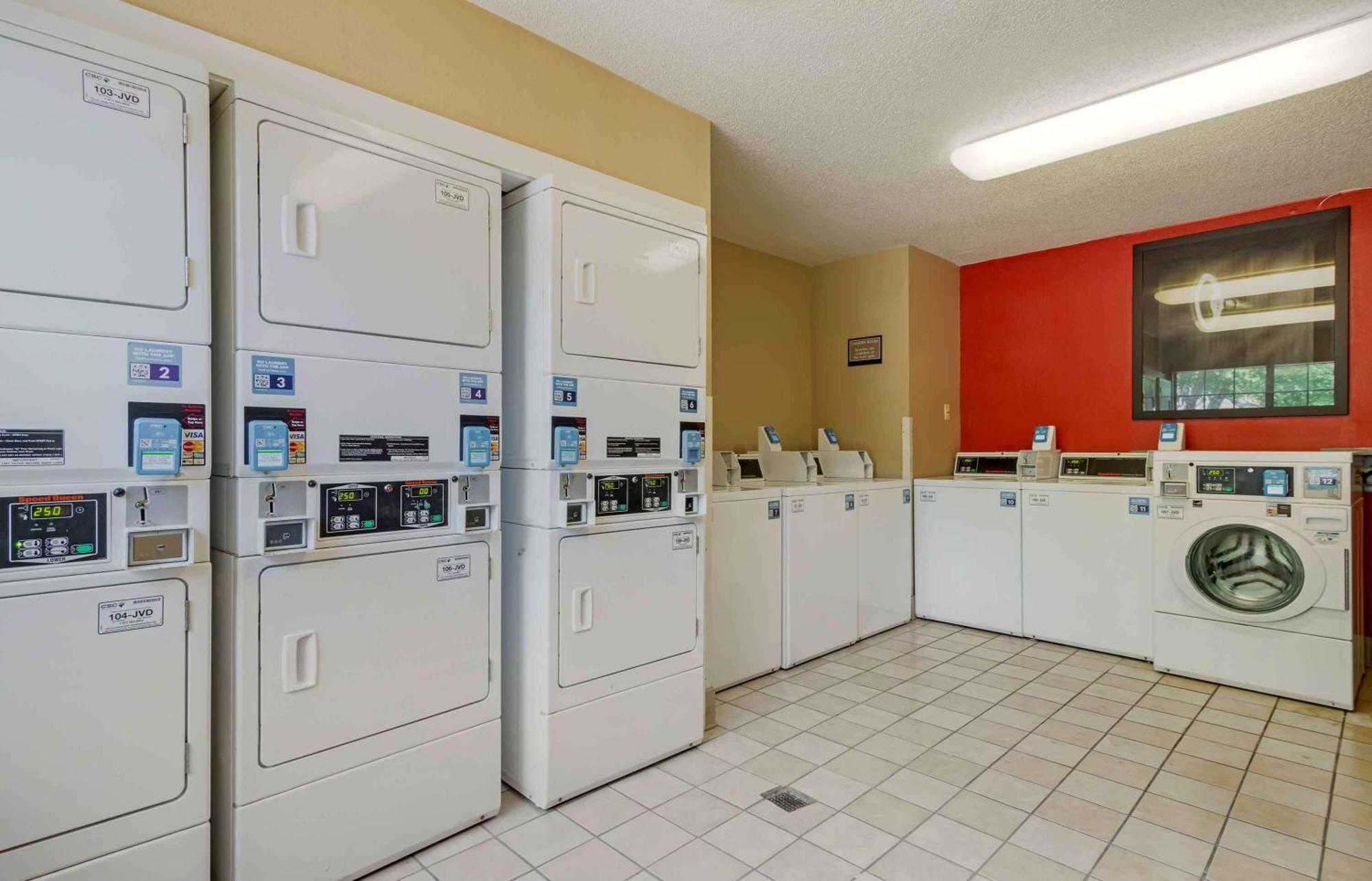 Extended Stay America Select Suites - Atlanta - Cumberland Mall Смирна Екстер'єр фото
