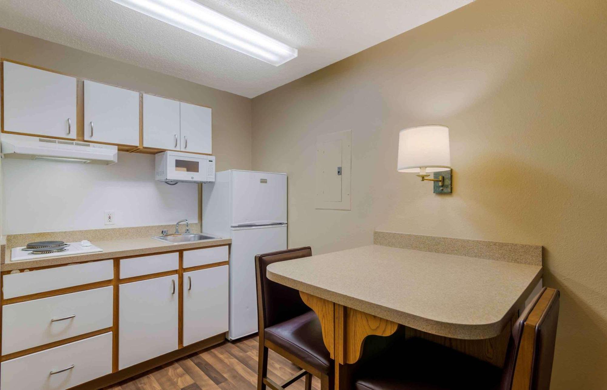 Extended Stay America Select Suites - Atlanta - Cumberland Mall Смирна Екстер'єр фото