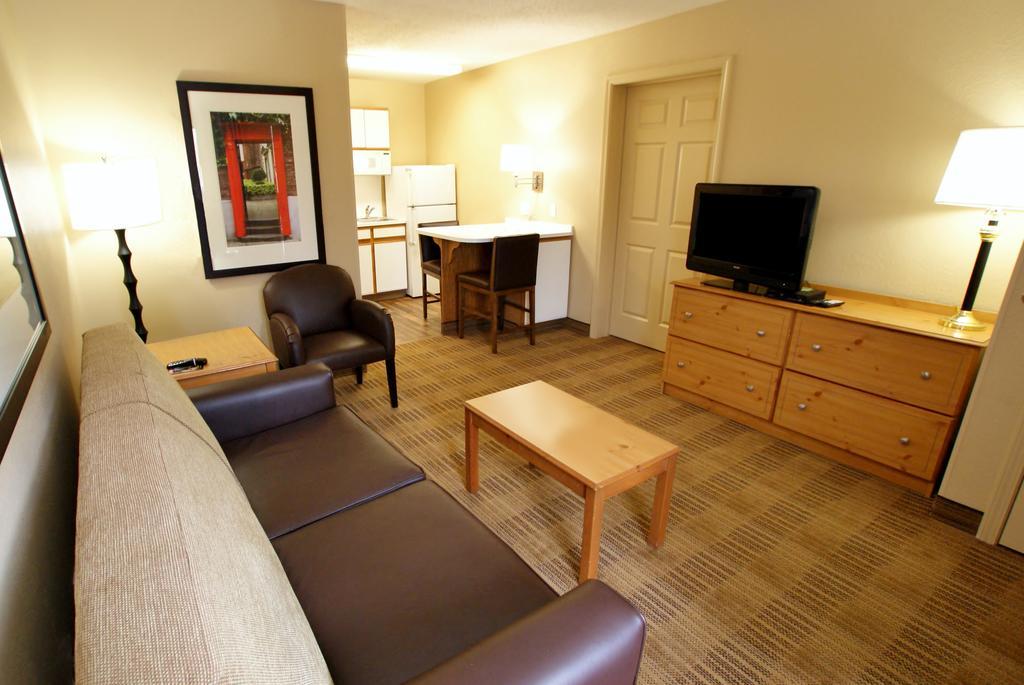 Extended Stay America Select Suites - Atlanta - Cumberland Mall Смирна Екстер'єр фото